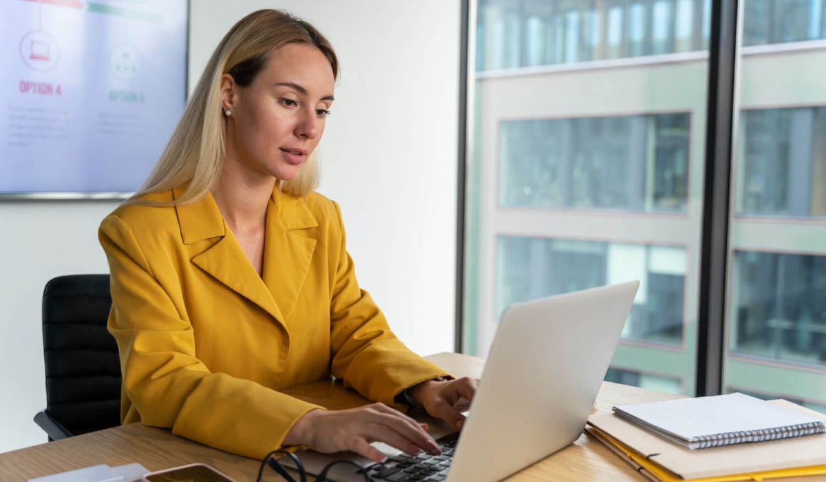Business woman banner concept with copy space